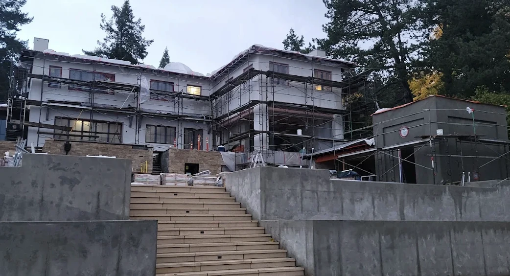 Commercial building with stucco exterior finish